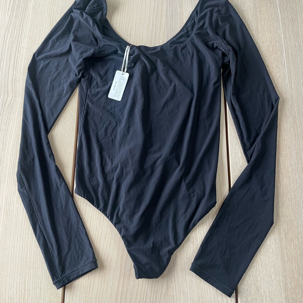 Aerie Smoothez Body suit L, ladies black bodysuit A & E